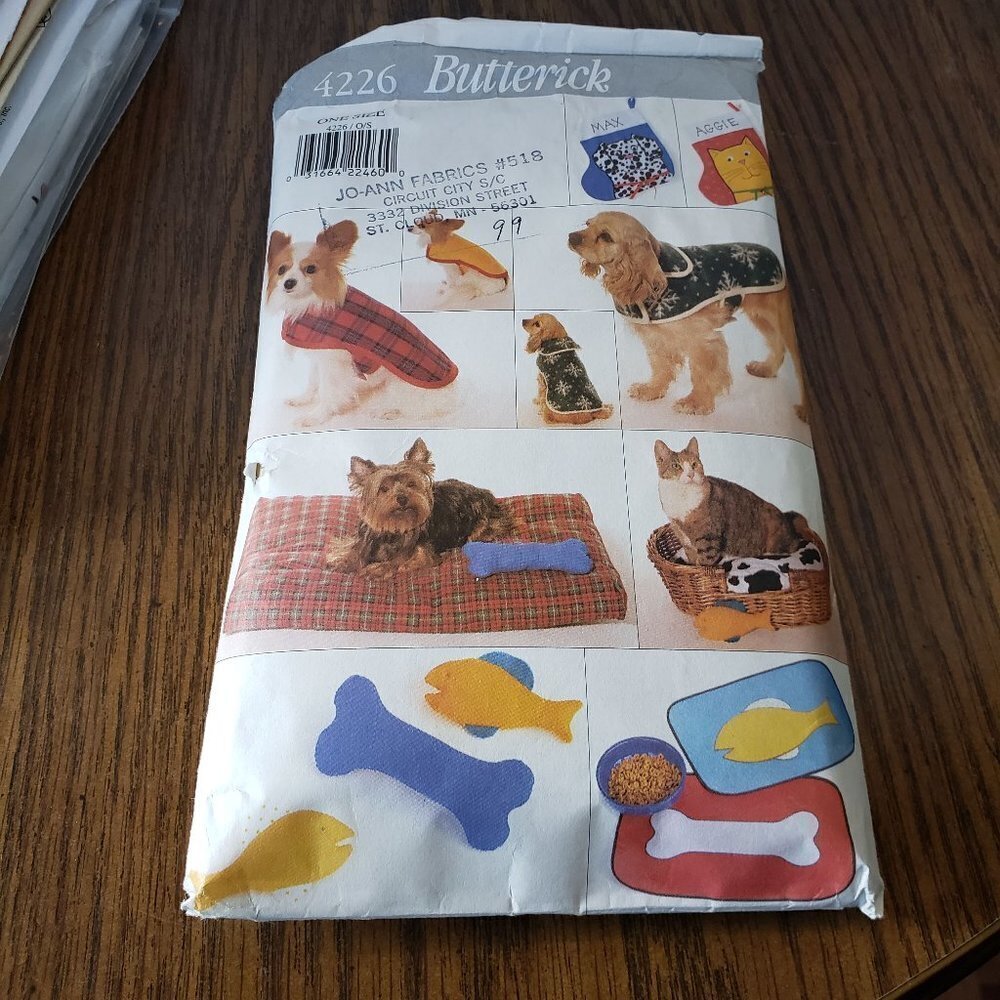 4226 Butterick Dog Pet Coat / Jacket Beds Toys Sizes XSmall Small Medium Large